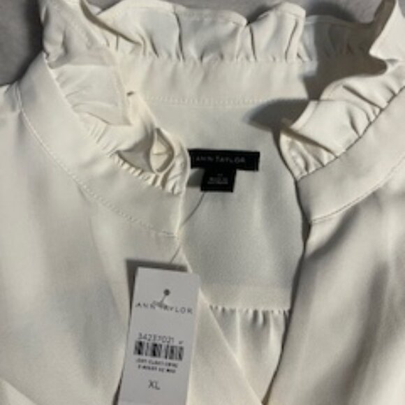 Ann Taylor cream blouse - Picture 4 of 8